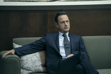 Josh Charles é o Governador Daniel Dandon