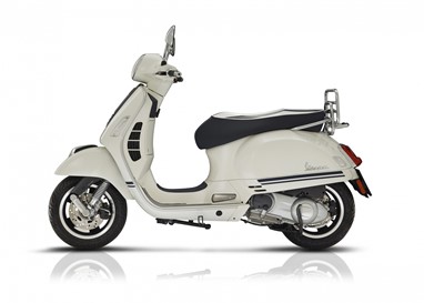 Vespa GTS Yacht Club
