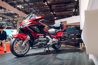 Nova Honda Gold Wing 1800 fez sua estreia mundial no Salão de Tóquio 