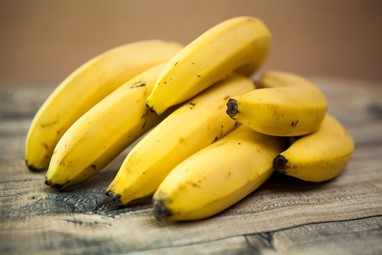 Comer banana ajuda a evitar caimbras