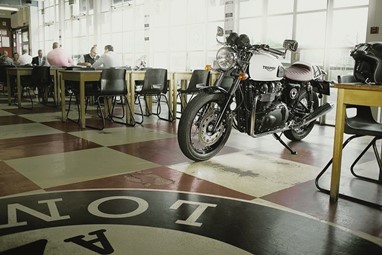 Triumph Thruxton Ace