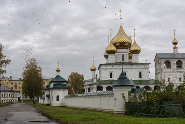 Uglich - Mosteiro Voskresenskiy