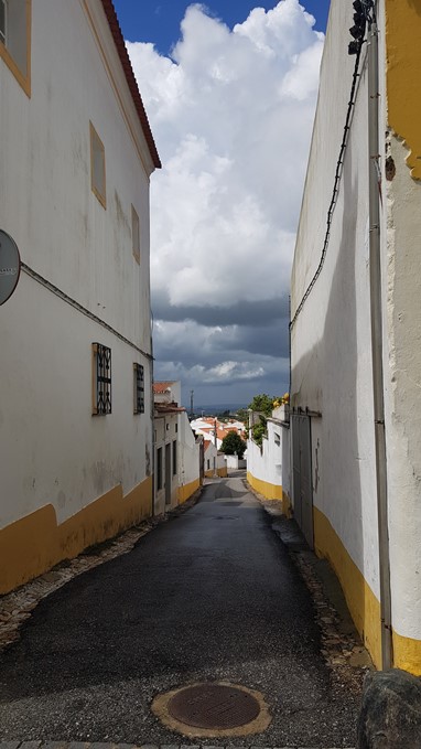 Rua típica de Viana do Alentejo