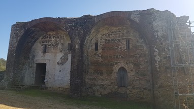 Pormenor onde se distiguem os estilos diferentes na construção