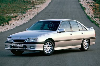 Opel Omega 3000 - O Omega 3000 24V conseguia acelerar de zero a 100 km/h em 7,6 segundos