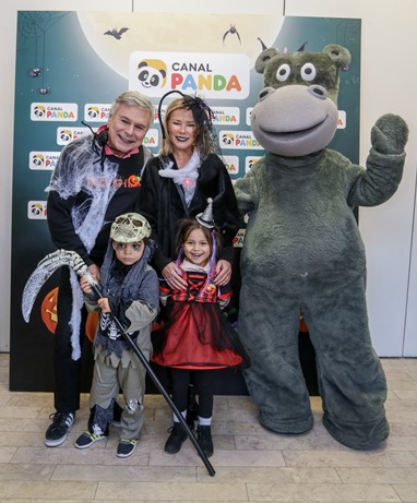 Maria José Galvão, Humberto, Carminho e Miguel 