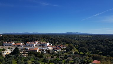  Castelo do Crato - ao fundo a Serra de S. Mamede
