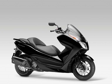 Honda Forza 300 - Preto