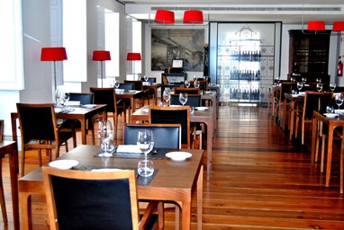 Restaurante "A Companhia". Imagem da Coleção Museu do Douro.