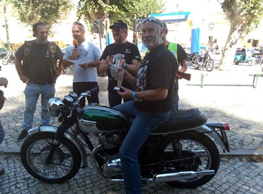 Triumph Anos 60 e o autor 