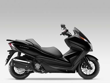 Honda Forza 300 - Preto