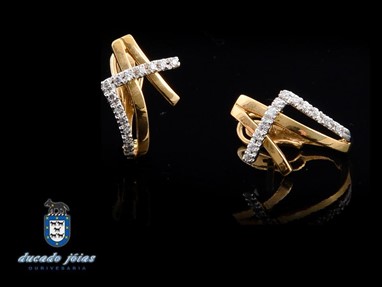 Brincoe em ouro 19,2K com Zircónias brancas