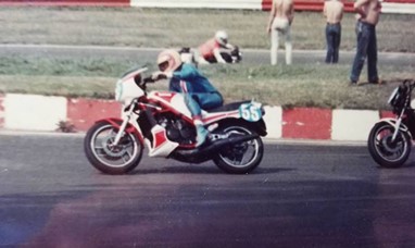 Laura Brightam animou as LC350 em Inglaterra