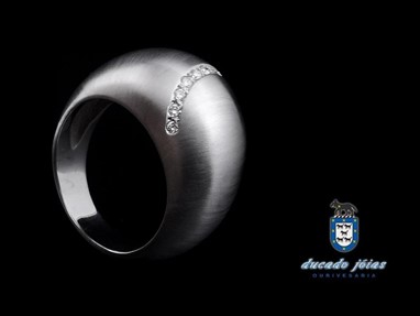 Anel ouro de 19,2K com brilhantes