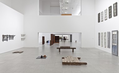 Vista da exposição «Carla Filipe. da cauda à cabeça». Museu Coleção Berardo, 2014. Fotografia: David Rato. 