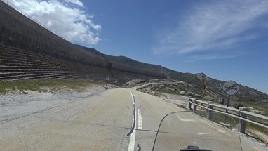 Paredão da Barragem da Lagoa Comprida e a caminho da Torre