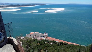 Bataria-Hospital do Outão com vista para Tróia