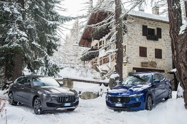 Maserati Levante GranLusso e Maserati Levante GranSport off road em Courmayeur (Itália)