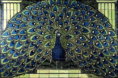 Pavão |  Max Laeuger (1864-1952) Alemanha, Kandern, 1908-1910 © Nederlands Tegelmuseum, Otterlo Proveniência: Casa Kareol em Aerdenhout (Haarlem, Holanda), construída entre 1906-1910, demolida em 1979