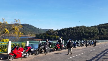 Ponte sobre albufeira