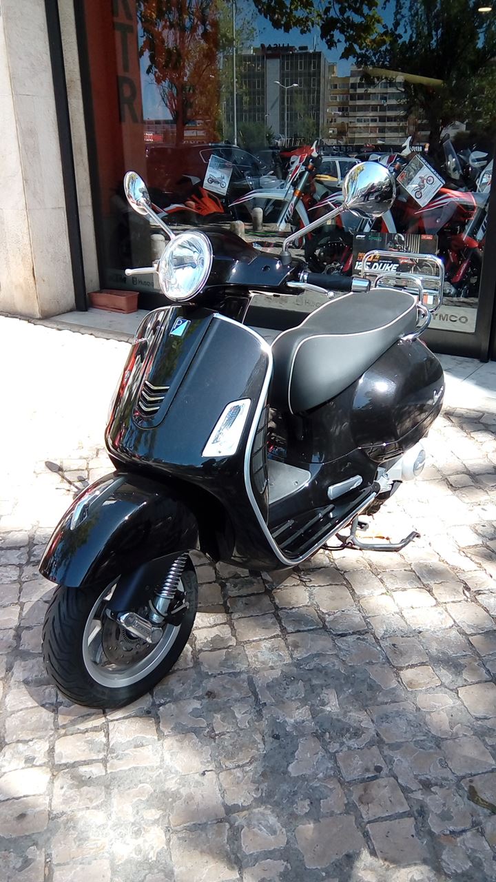Vespa GTS Super 300 i ABS ASR | Scooter