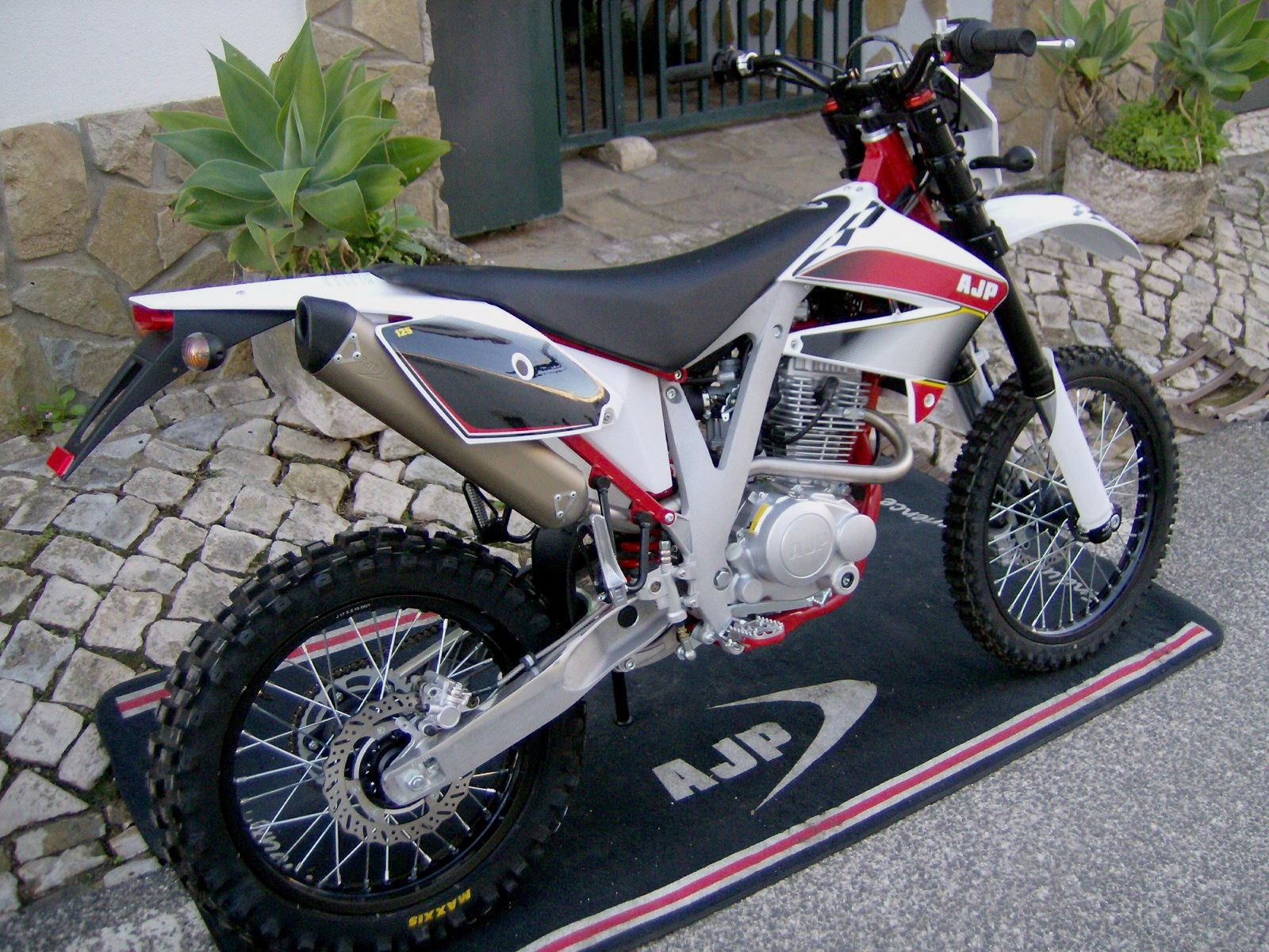 AJP PR3 125 Enduro - NOVA - 11 KW | Moto Usada Preço € 3.490,00 ...