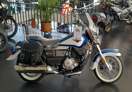 UM Renegade Classic Deluxe 125 E5