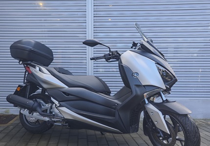 Yamaha X-Max 125