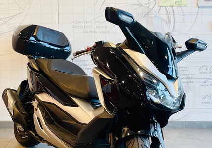 Honda Forza 300