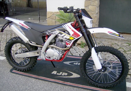 AJP SPR 240 Enduro