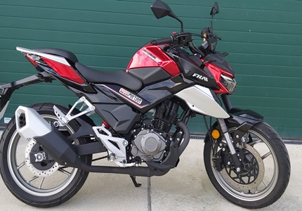 Yamaha MT-09 900