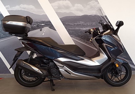 Honda Forza 300