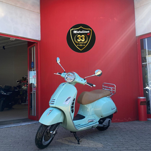 Piaggio Vespa GTS 125