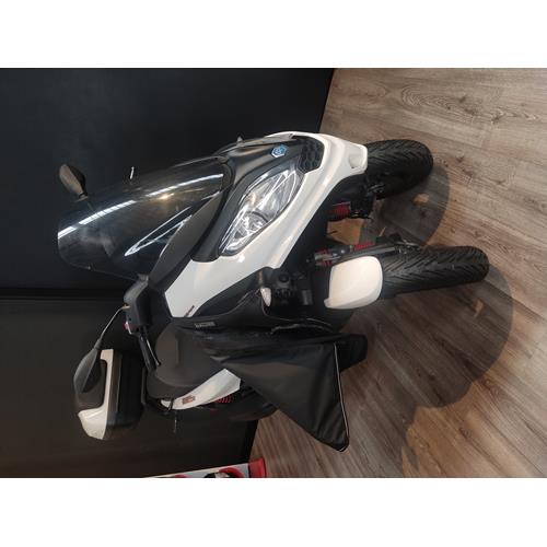 Piaggio MP3 300