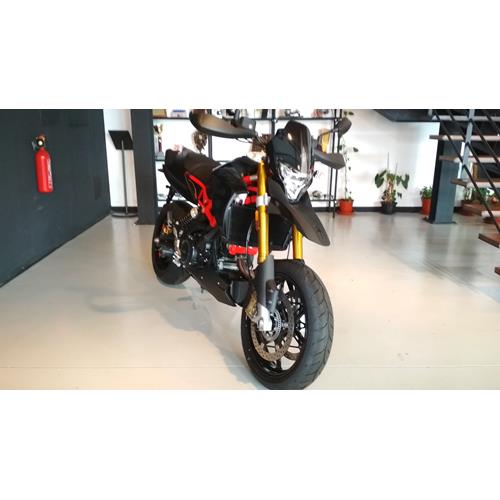 Aprilia Dorsoduro 900