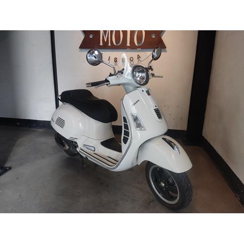 Vespa GTS 300