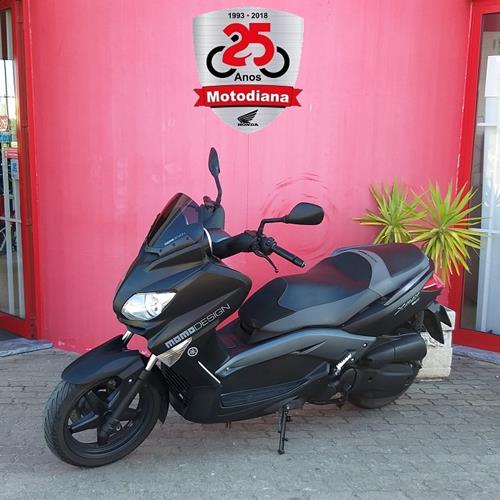 Yamaha X-Max MOMO DESING