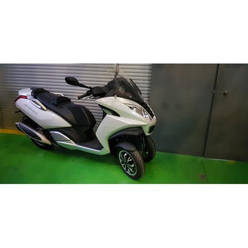 Peugeot Metropolis 400