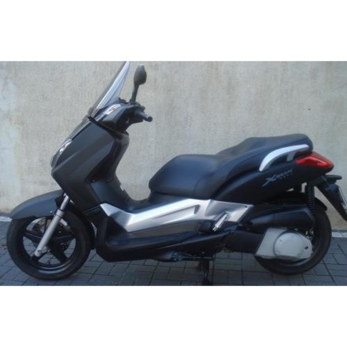 Yamaha X-Max 250