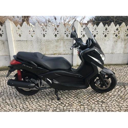 Yamaha X-Max 125
