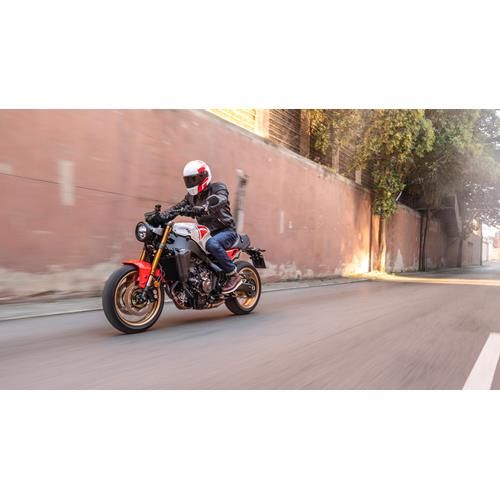 Yamaha XSR900 2025