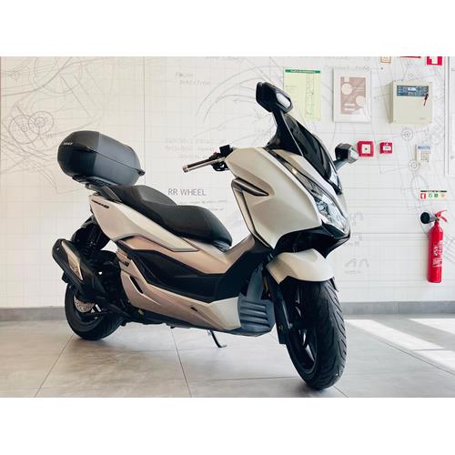 Honda Forza 300