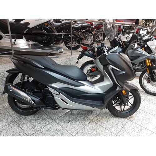 Honda Forza 300