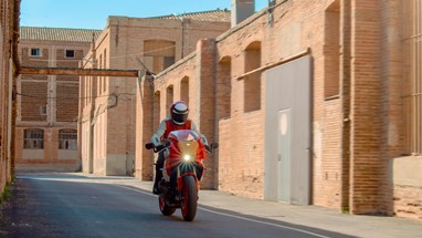 Yamaha XSR900 GP 2024 | Moto | Sport Heritage
