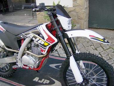 AJP SPR 240 Enduro | Moto