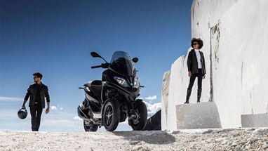 Piaggio MP3 300 Deep Black | Scooter | Acima 125 CC