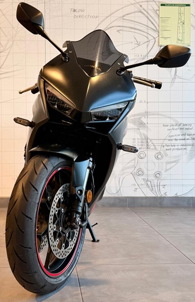 Honda CBR 650R E-Clutch | Moto