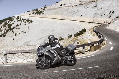 Kawasaki GTR 1400 | Moto | Sport Tourer