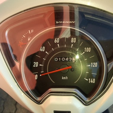 Honda Vision 110 | Scooter