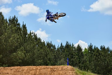 Yamaha YZ450F 2026 | Moto | Competição